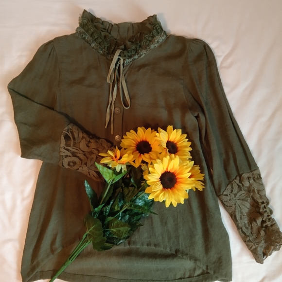 Victorian High Neck Green Lace Blouse - Picture 1 of 2